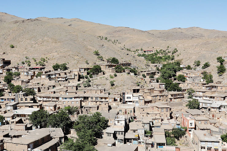 وام روستایی نیازمند ضامن شهری!