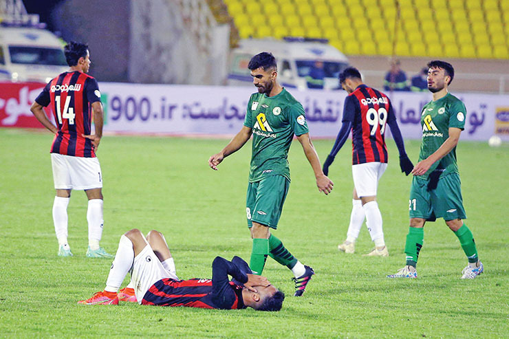 زد و خورد در باشگاه شهرخودرو+ عکس| پیشکسوت پرسپولیس زوهانی را زد!