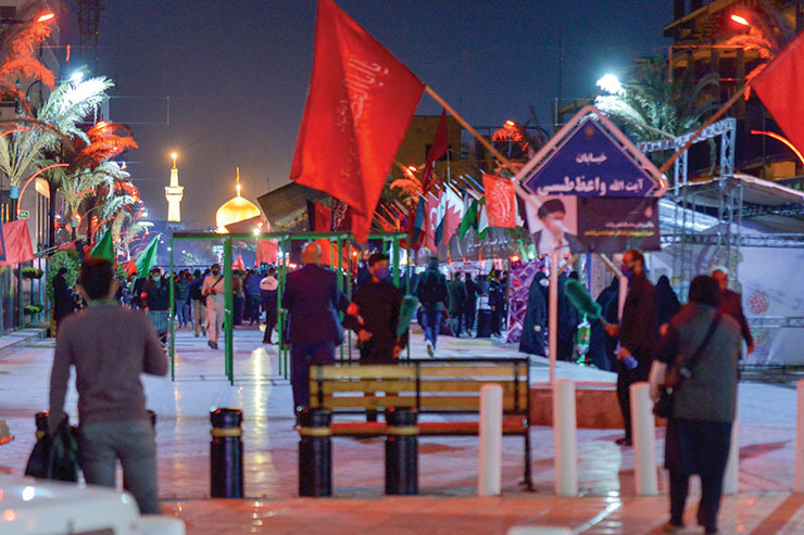 گزارشی از موکب «القلم» که در آن هنرمندان مشهدی آثار هنری‌‌شان را به نفع محرومان می‌فروشند