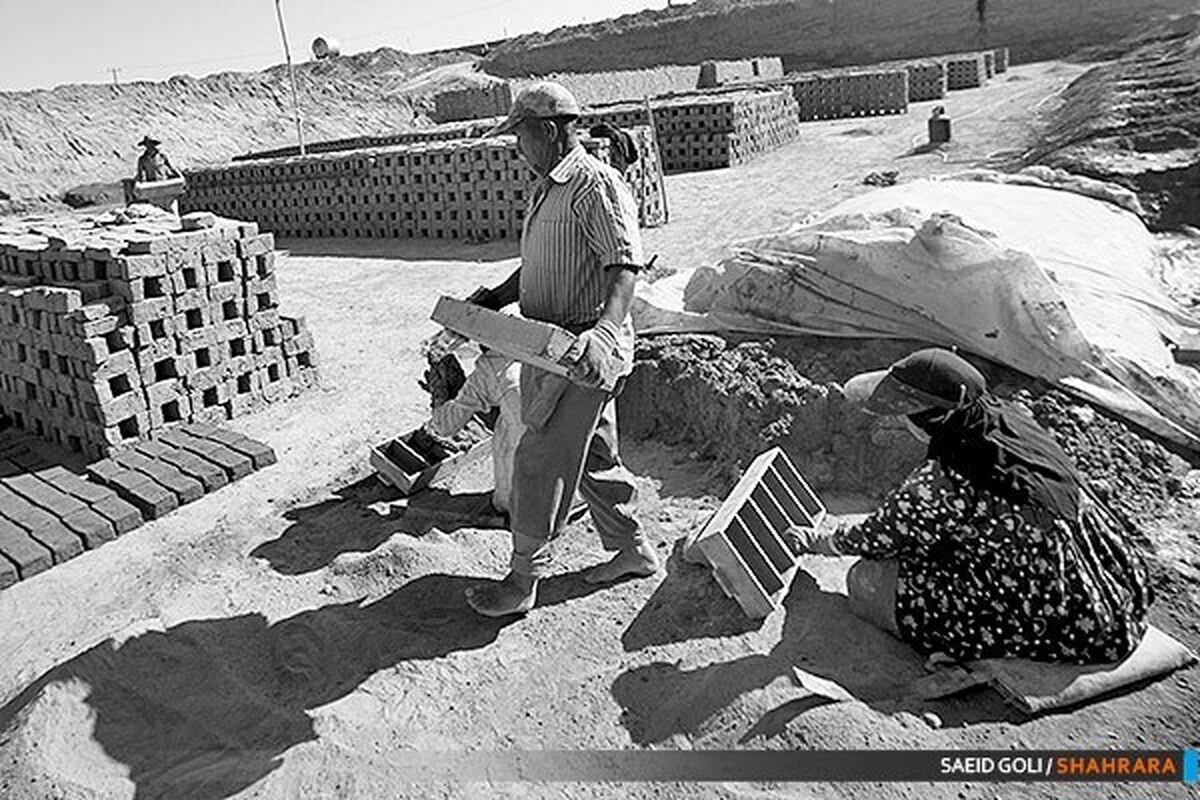 حقوق، دستمزد، مزایا و عیدی کارگران بر اساس نرخ تورم واقعی در کشور محاسبه شود|حقوق کارگران کفاف هزینه‌های چند روز را می‌دهد؟