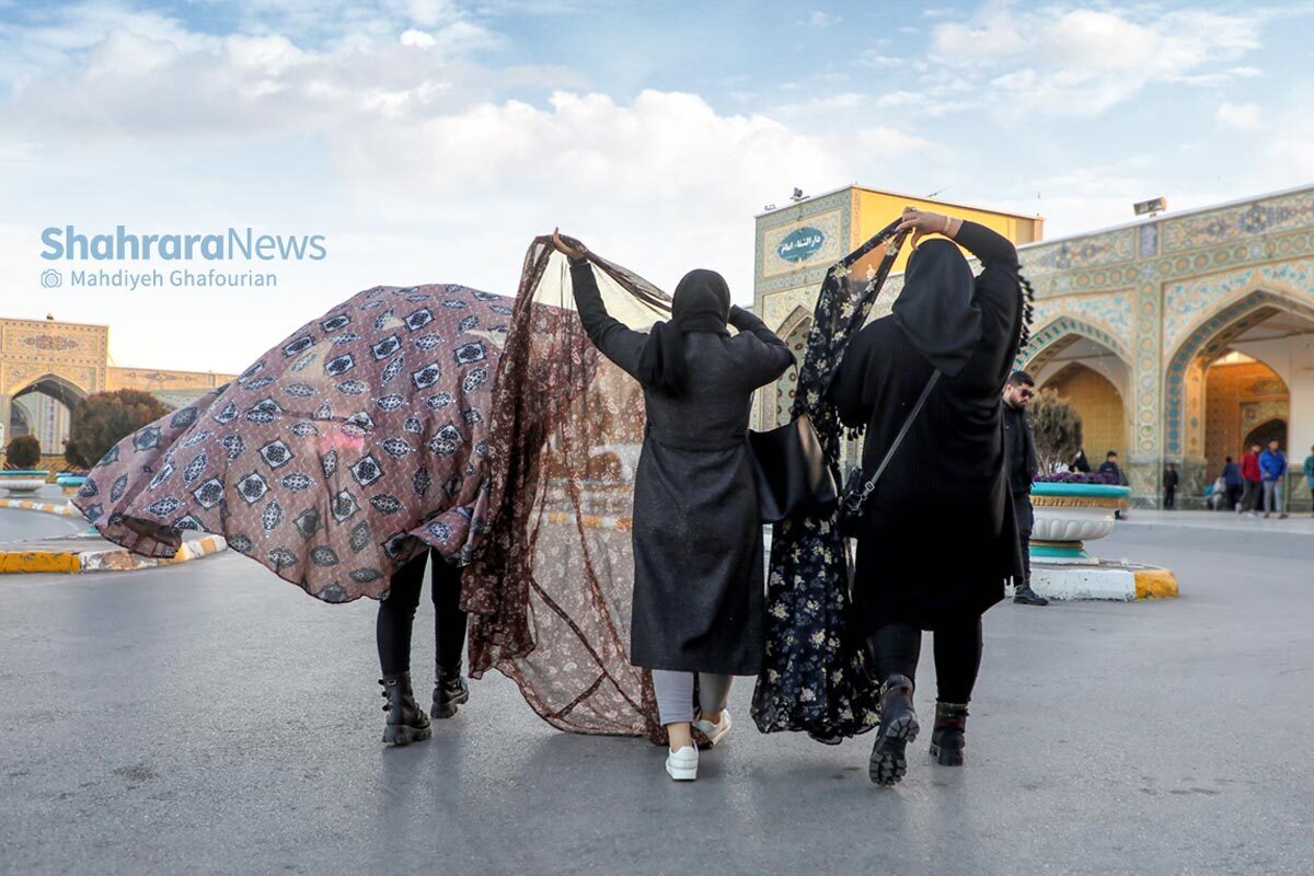 بانوانی با حجاب نامتعارف، از  چرایی رعایت حداقل­‌های حجاب می­ گویند