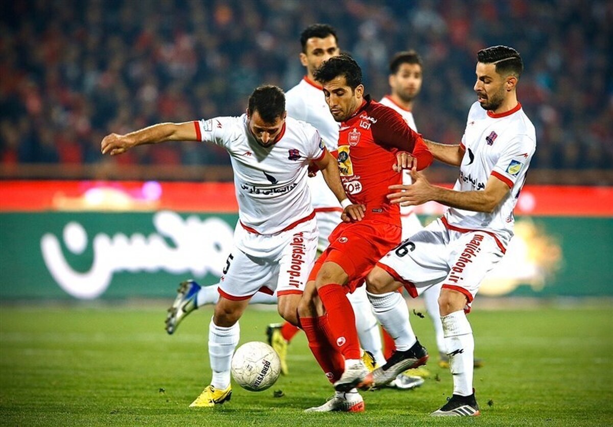 اشتباهات داوری پرسپولیس را قهرمان نیم‌فصل کرد؟