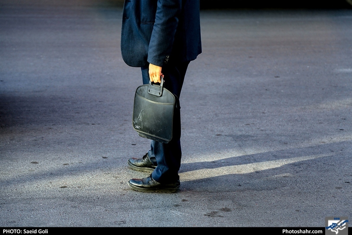 ساماندهی کارکنان دولت برای حل مشکلات کارکنان شرکتی تصویب شود| چرا پاداش فرهنگیان به‌موقع پرداخت نمی‌شود؟