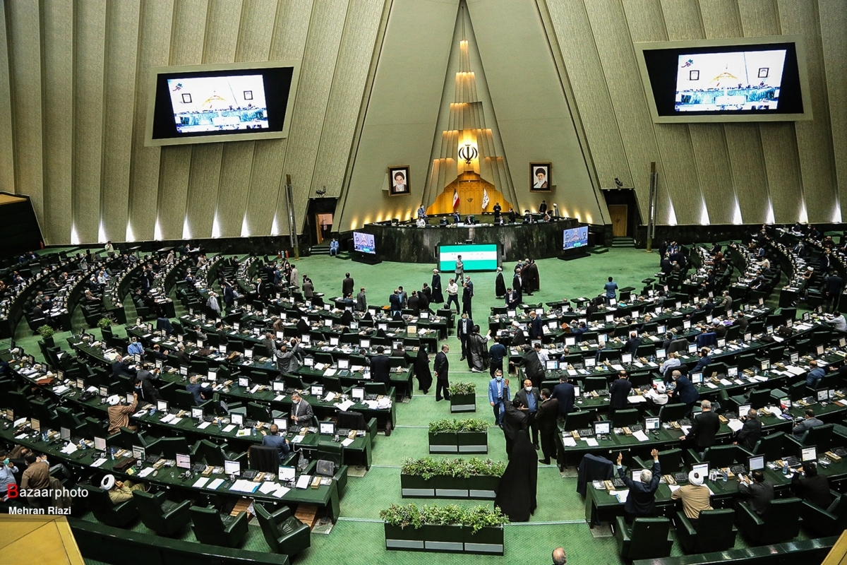 مجلس برای افزایش دو ساله سنوات خدمت بازنشستگی شرط گذاشت (۱۵ اسفندماه ۱۴۰۱)