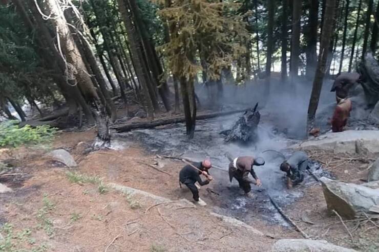 جنگل‌های نورستان افغانستان همچنان در آتش می‌سوزد