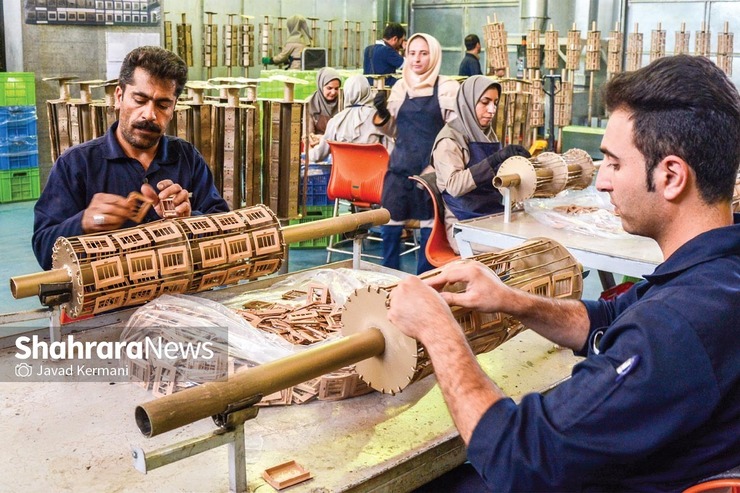 گفتگو‌ با تولید‌کنندگان مشهدی به‌مناسبت روز صنعت و معدن | حرکت تولید در رودخانه خروشان صنعت