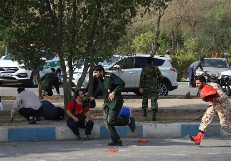 خانواده‌های شهدای حادثه تروریستی ۳۱ شهریور اهواز: دولت سوئد پاسخگوی حمایتش از گروه‌های تروریستی باشد