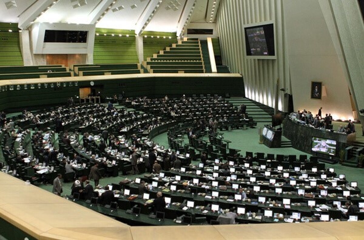 جمع‌بندی گزارش حوادث اخیر و مشکلات کامیون‌داران در دستور کار این هفته کمیسیون‌های مجلس (۱۱ آذر ۱۴۰۱)