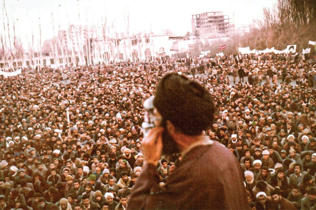 روایت ۲۳ آذر و حمله به بیمارستان امام‌رضا(ع) مشهد | شکل‌گیری بزرگ‌ترین تحصن انقلابی کشور