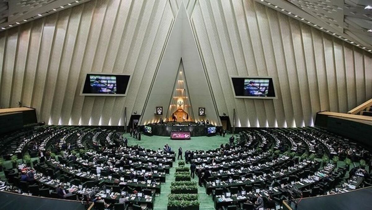 تأمین نیروی انسانی آموزش و پرورش و اصلاح قانون بیمه کارگران ساختمانی در دستور کار این هفته مجلس (۴ آذر ۱۴۰۱)