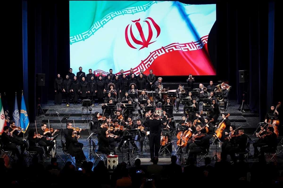 سمفونی حاج‌قاسم در تالار وحدت برگزار شد | آنچه در مراسم رونمایی از «به قدقامت یاران» گذشت