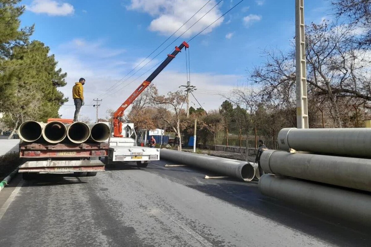 اجرای خط انتقال شبکه مستقل آبیاری فضای سبز مشهد از پردیس به دلاوران