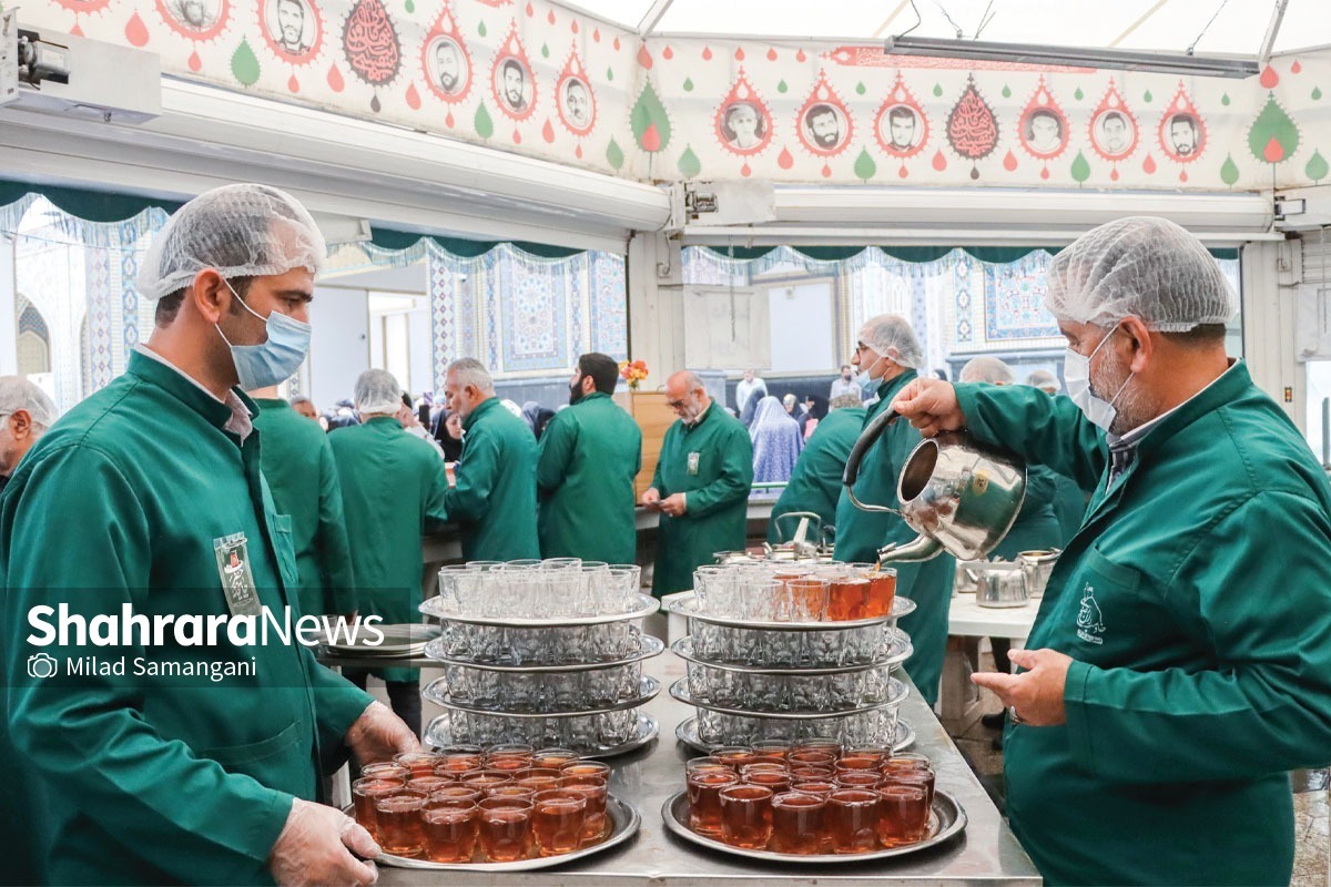 روایتی از چایخانه صحن کوثر و میزبانی قائمشهری‌ها از زائران رضوی | نذر بهارنارنج‌ها