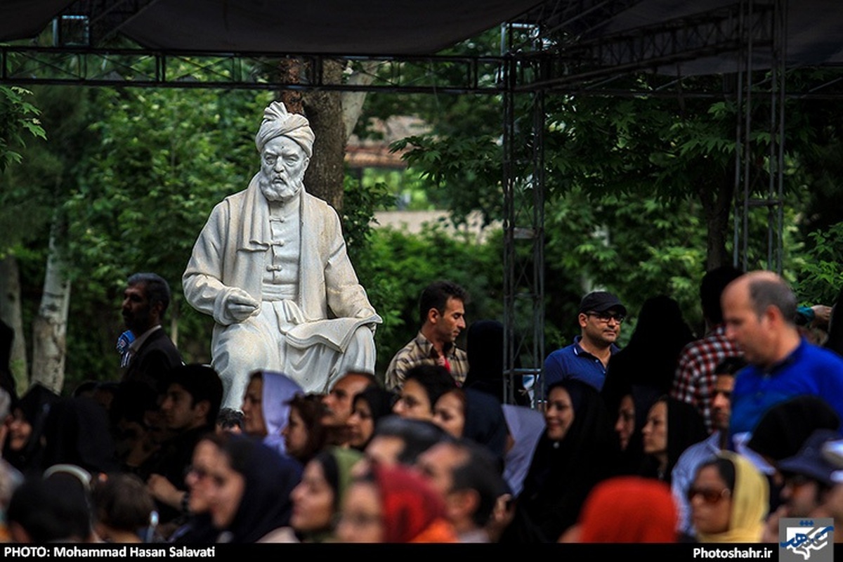 بزرگداشت باشکوه شاعر پارسی زبان در آرامگاه فردوسی (۲۴ اردیبهشت)