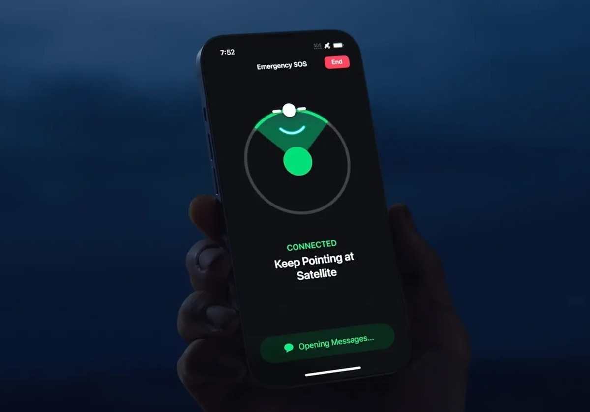 ارتباط ماهواره‌ای آیفون ۱۴ جان خانواده‌ای را نجات داد