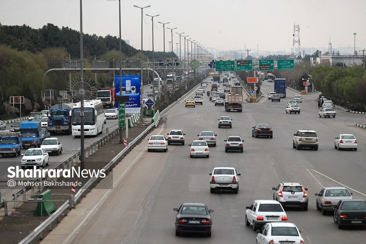 پیش‌بینی ترافیک سنگین در محور‌های ورودی به مشهد در روز جمعه (۱۷ شهریور ۱۴۰۲) | آمادگی ۱۰۰ درصدی پلیس‌راه برای دهه پایانی صفر