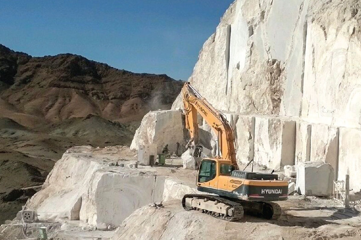 امکان واردات برخی ماشین‌آلات معدنی برای فعالان اقتصادی خراسان رضوی وجود ندارد