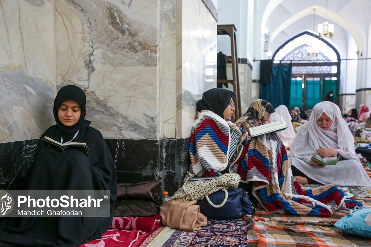 وداع با ماه میهمانی خدا | گزارشی از حال و هوای بانوان معتکف در آخرین ساعات ماه مبارک رمضان