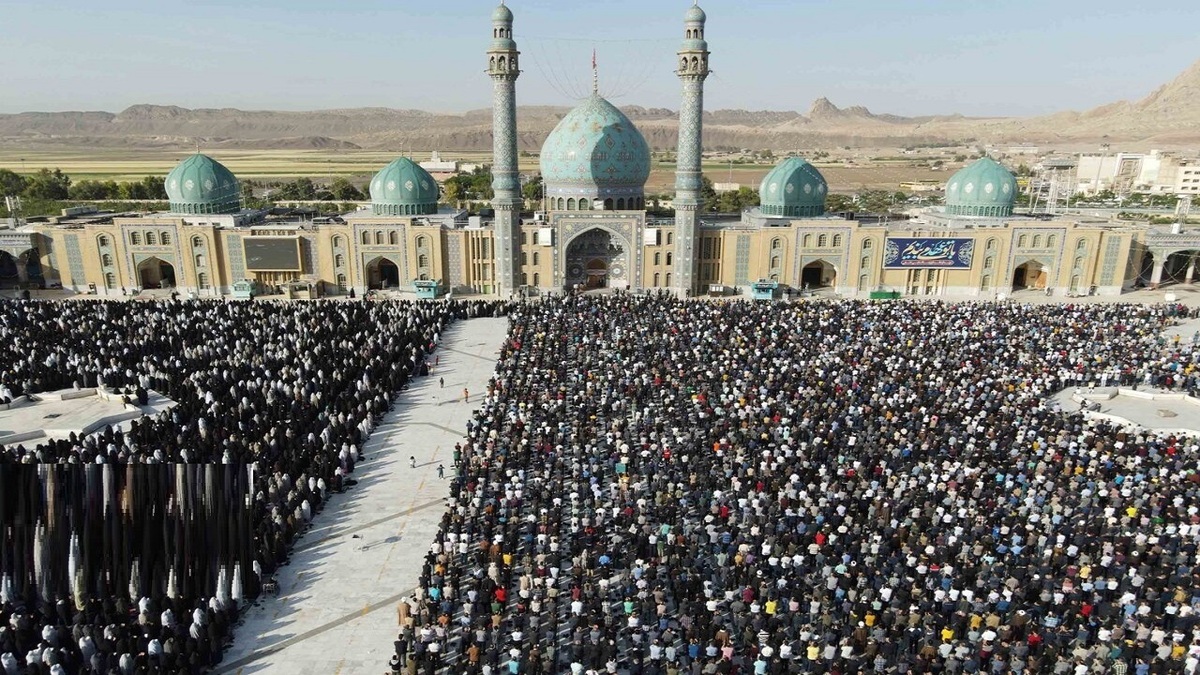 ویدئو | تصاویر هوایی از صفوف نماز عید فطر در مسجد مقدس جمکران