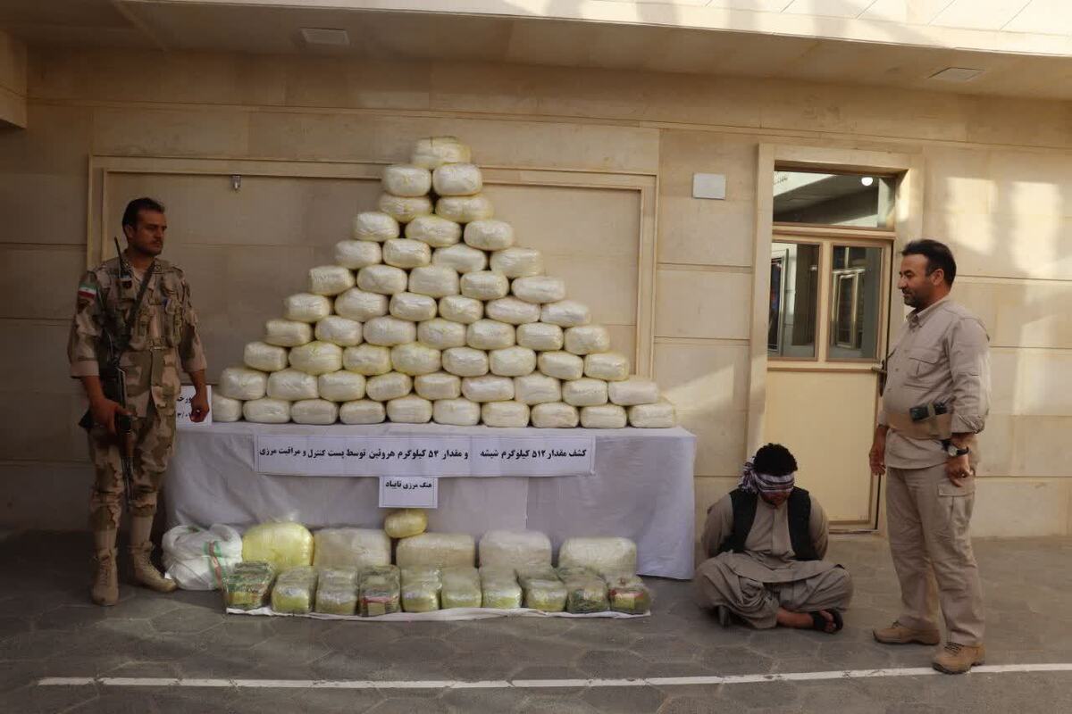 دستگیری یک قاچاقچی و کشف ۵۶۶ کیلوگرم مواد مخدر از یک دستگاه تریلی در هنگ مرزی تایباد