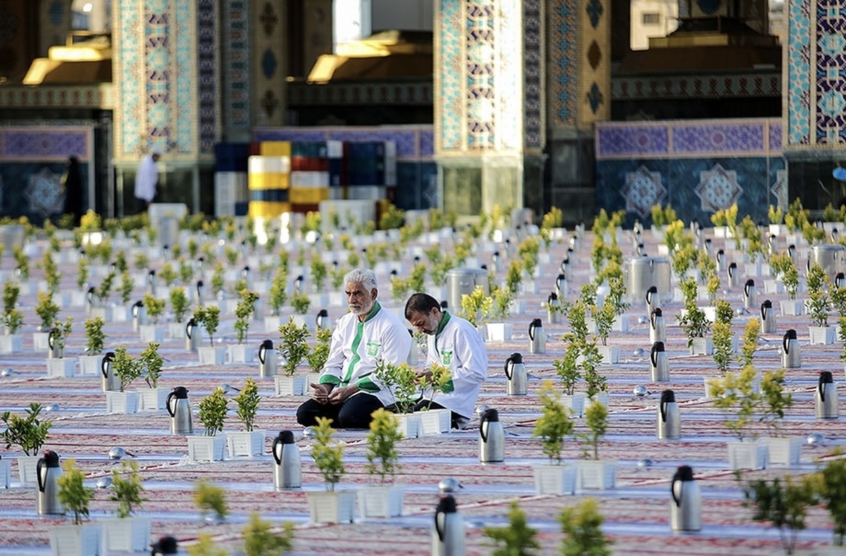 سفره کریم اهل بیت علیه السلام در حرم مطهر رضوی گسترده می‌شود (۶فروردین۱۴۰۳)