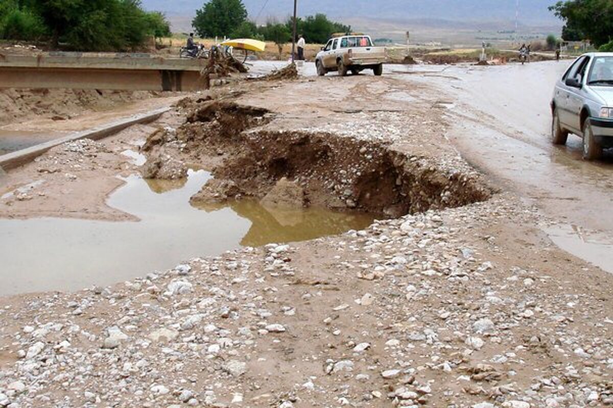 بارندگی و سیلاب موجب انسداد موقت محور‌های مواصلاتی خراسان رضوی شد(۲۰ اردیبهشت ۱۴۰۳)