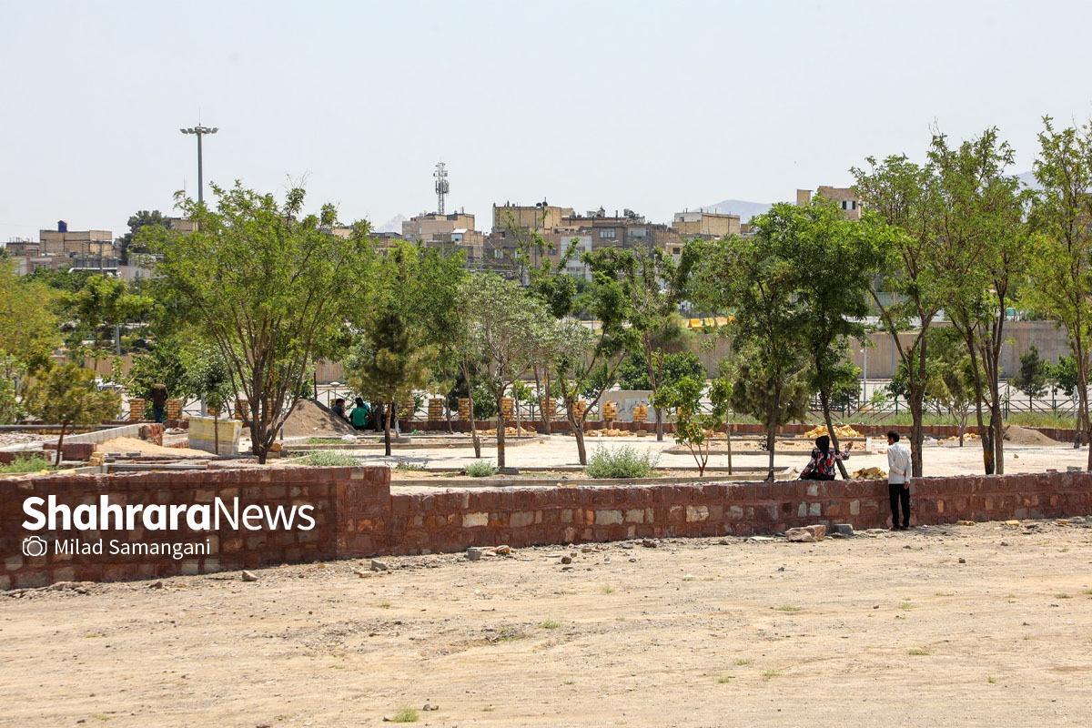 تجمع معتادان در پروژه نیمه کاره بوستان در خیابان ۲۲ بهمن مشهد