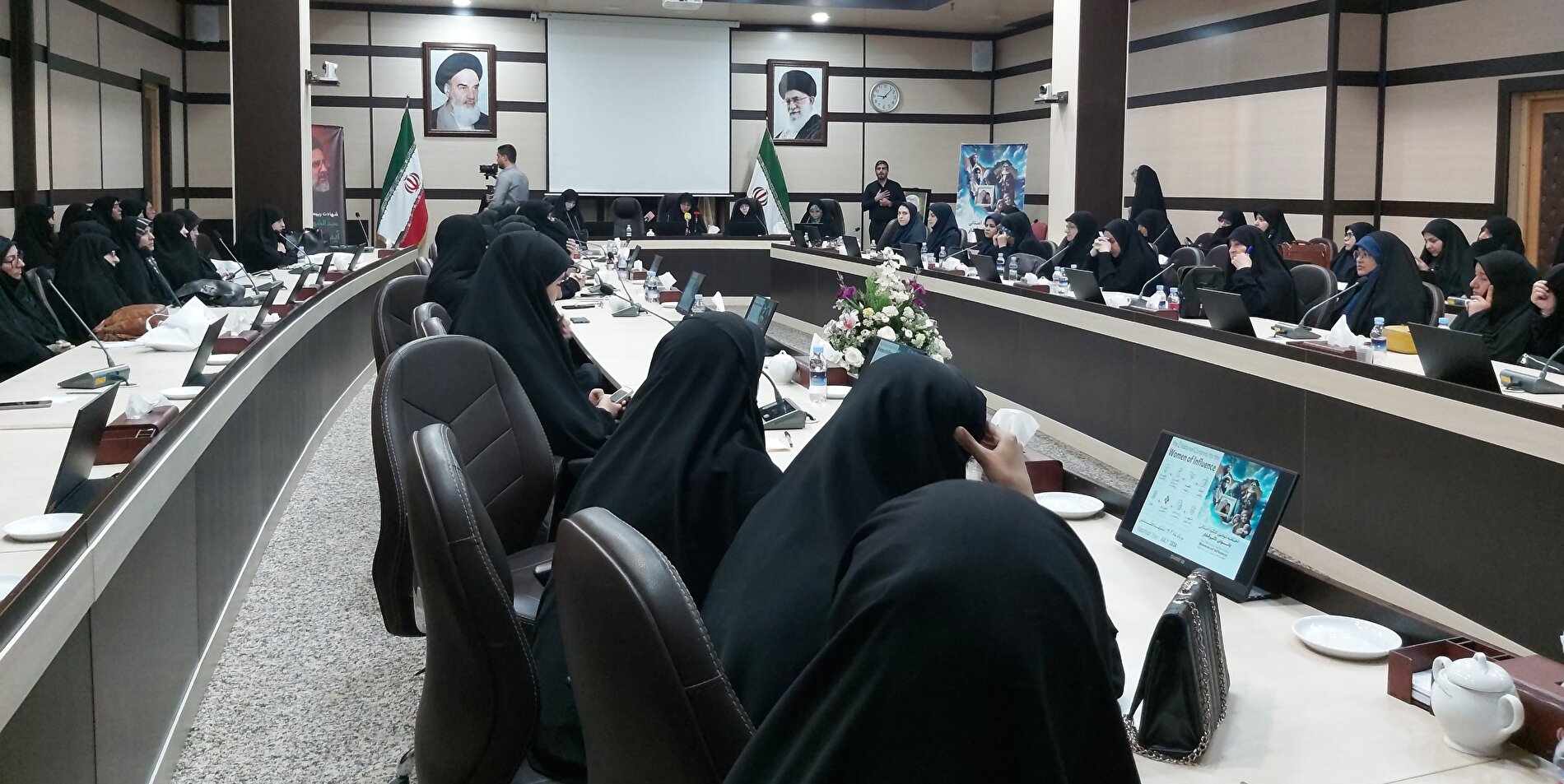 اختتامیه دومین کنگره استانی «بانوان تأثیرگذار» در مشهد برگزار شد (۳ مرداد ۱۴۰۳) | فعالیت ۸ هزار زن تأثیرگذار در خراسان‌رضوی