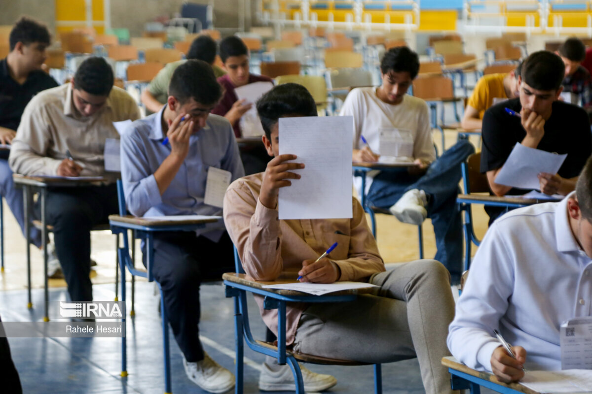 میانگین معدل دنش آموزان دبیرستانی‌ زیر یازده است| رشته انسانی زیر ۱۰